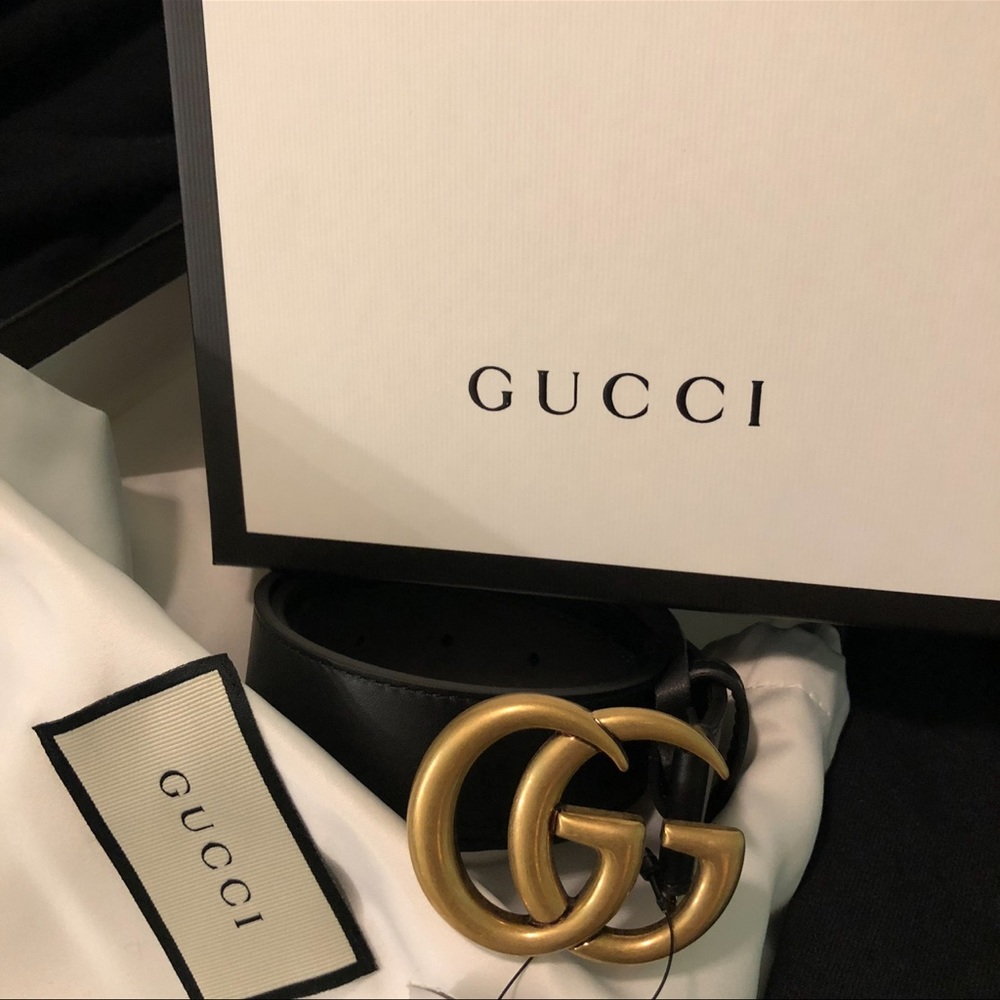 Black leather Gucci belt with double G Buckle